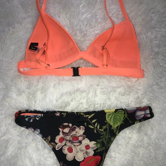 Triangl Bikini * CAN BE SOLD SEPARATELY* - Picture 2 of 4